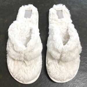 Super Soft White Cream Fluffy Fuzzy Slippers Sandals House Shoes